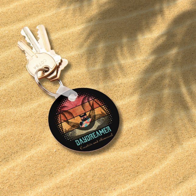 Daydreaming Cool Cat's Tropical Escape rund Nyckelring (Daydreaming Cool Cat's Tropical Escape round Keychain)