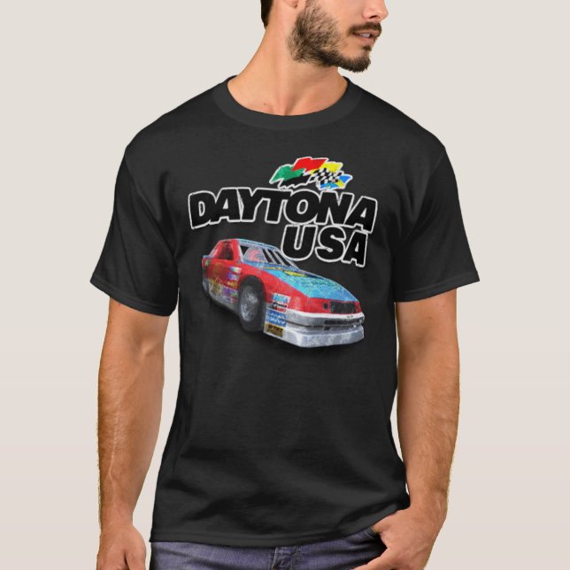 Daytona USA Distress Car Logotyp Classic T-Shirt (Framsida)