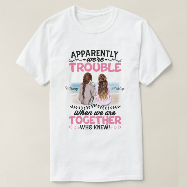 DC-Personligen är uppenbarligen "Vi är problematis T Shirt (Design framsida)