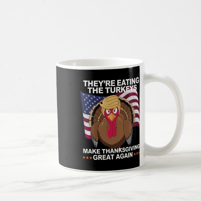 De äter kalkonerna - Rolig kalkon Thanksgiving Kaffemugg (Höger)