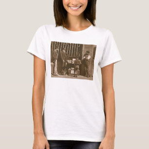 De dramatiska skor svarten, 1876-77 (woodburytype) t-shirt
