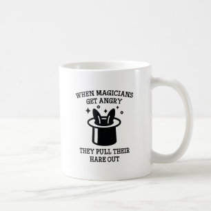 De drar ut sin hare kaffemugg