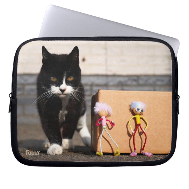 De Fubby's verstoppen zich voor de kat Ping. Laptop Fodral (Framsidan)