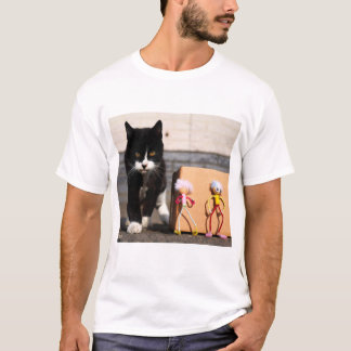 De Fubby's verstoppen zich voor de kat Ping. T Shirt