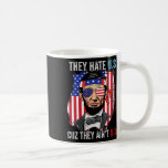 De hatar oss Cuz.. De är inte uss fjorton juli. Kaffemugg<br><div class="desc">De hatar oss Cuz.. De är inte uss fjortonde juli USA flagga</div>