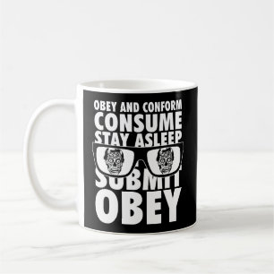 De lever i soja och omformar Sta för att skicka ko Kaffemugg