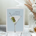 De nya 30 | Funny Birthday Hälsning Kort<br><div class="desc">Sarkastic-födelsedagskortet har en martini-cocktailillustration med en blå grått-bakgrund med "hur gammal du än är är du de nya 30" i vintage-skrivbrev. Anpassa det inre meddelandet eller lämna som det är. Standardmeddelandet lyder "hedrar dig - grattis på födelsedagen".</div>