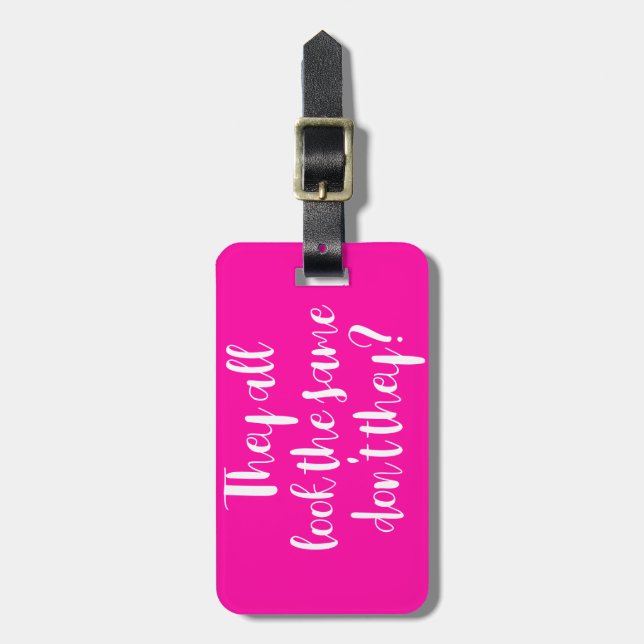 De ser alla ut som samma bagagemärke bagagebricka (Vertikal Framsida)