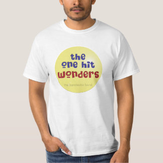 De slå underna en t-shirt