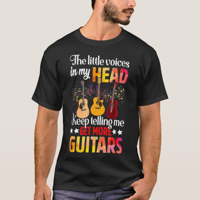 De små rösterna i mitt huvud får fler gitarrer t shirt (Framsida)