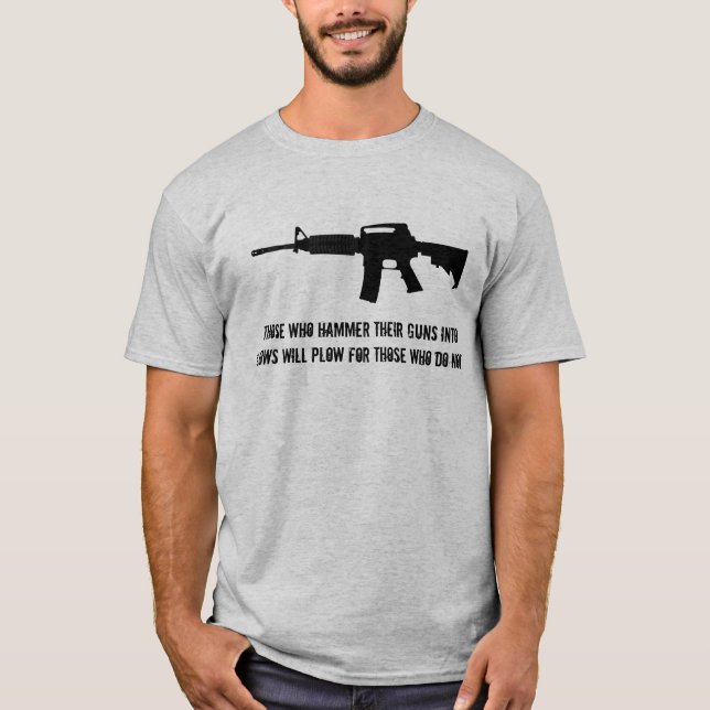 De som bultar deras vapen in i ploger… tee shirt (Framsida)