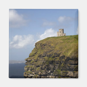 De spektakulära Cliffs of Moher och O'Briens torn. Magnet