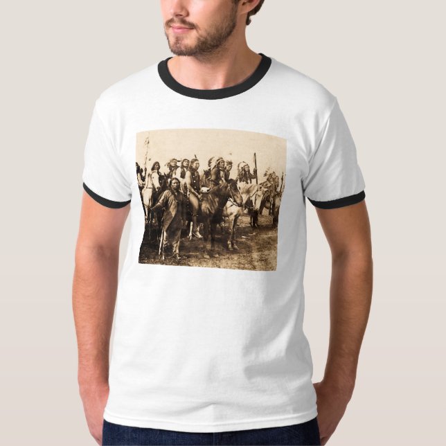 De väldiga Sioux vintagekrigarna Tee (Framsida)