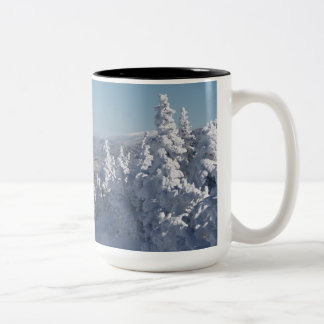 De vita bergen i New Hampshire Två-Tonad Mugg
