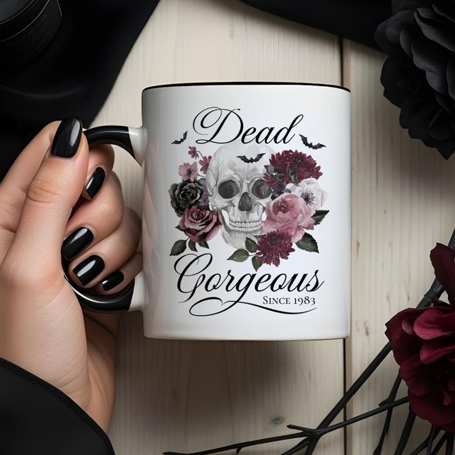 Dead Gorgous Goth Skull-Anpassningsbarna Blommigt  Mugg (Dead Gorgeous Goth Skull Floral Custom Birth Year Mug)