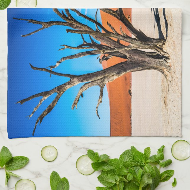 Dead träd i Deadvlei, Namibia Kökshandduk (Vikta)