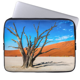 Dead träd i Deadvlei, Namibia Laptop Fodral