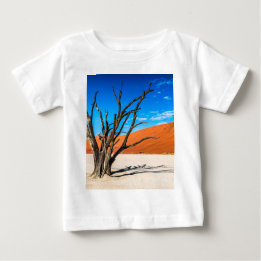 Dead träd i Deadvlei, Namibia T Shirt