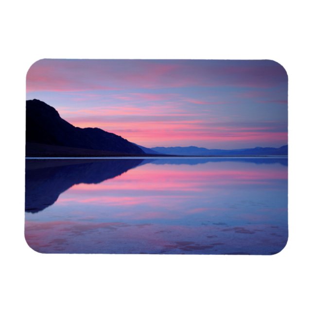 Death Valley National Park. Badwater i gryningen Magnet (Horisontell)