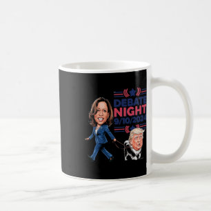 Debatt om hur du visar upp Hund-Walks Trump Kaffemugg