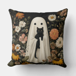Decorative Boo Holding A Cat Throw Pillow Kudde