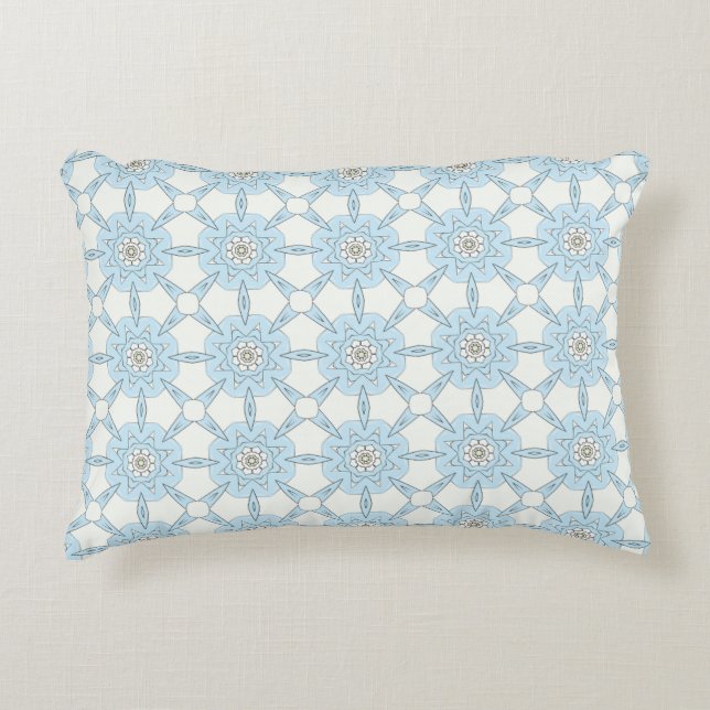 decorative pillow featuring a geometric pattern prydnadskudde (Framsidan)
