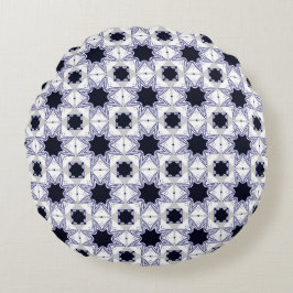 decorative pillow featuring a geometric pattern rund kudde