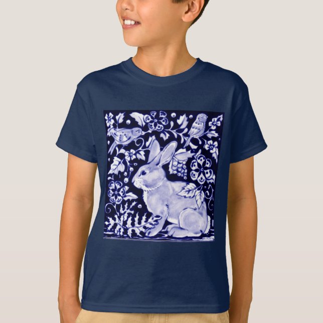 Dedham Blue Rabbit, Classic Blue & White Design T-shirt (Framsida)