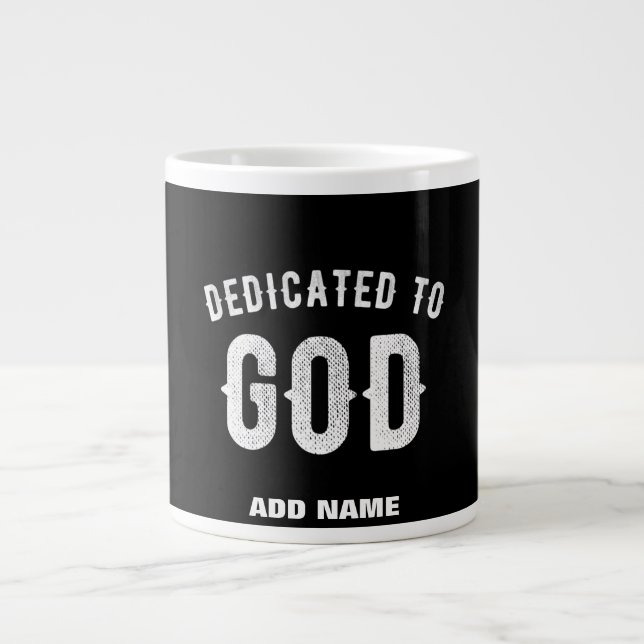 DEDIKERAD TILL GOD ANPASSADE COOLA VITTEXT JUMBO MUGG (Framsidan)
