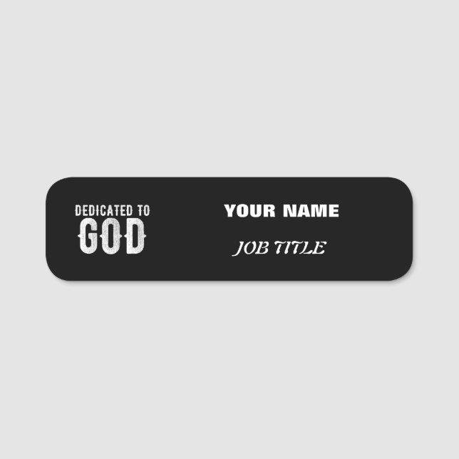 DEDIKERAD TILL GOD COOLA ANPASSADE VITTEXT NAMNBRICKA (Framsida)