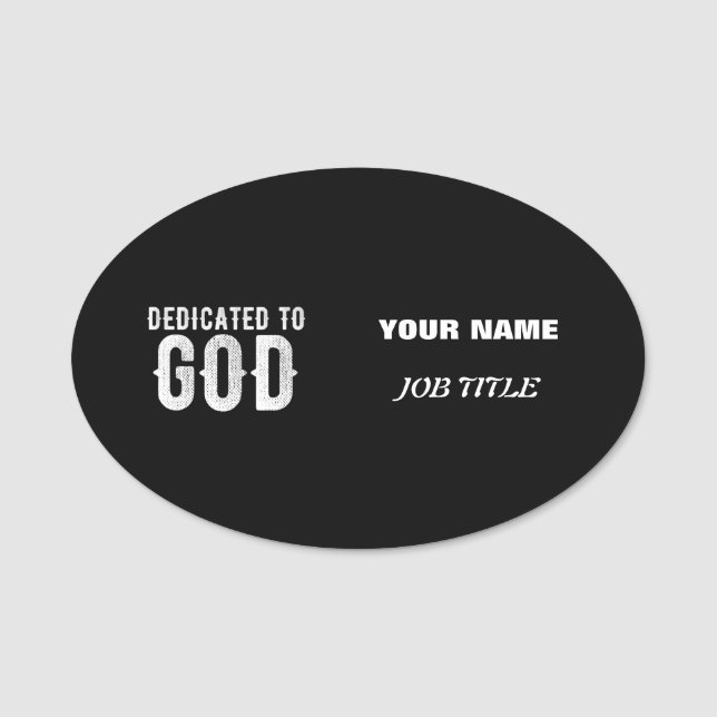 DEDIKERAD TILL GOD COOLA ANPASSADE VITTEXT NAMNBRICKA (Framsida)