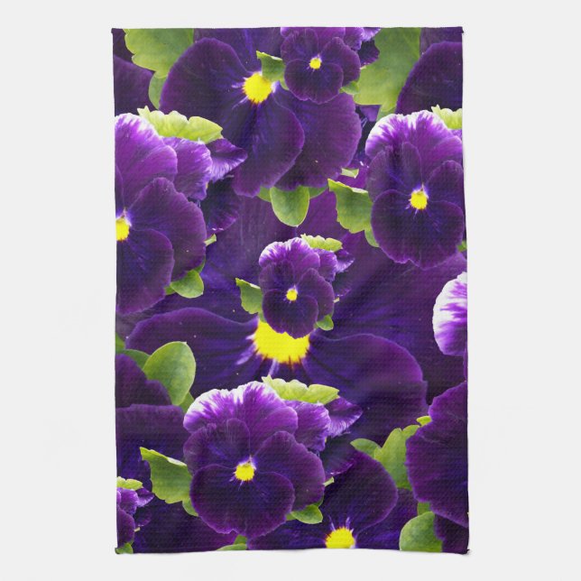 Deep Lila Pansy Clusters: Majestic Beauty Kökshandduk (Vertikal)
