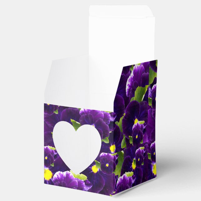 Deep Lila Pansy Clusters: Majestic Beauty Presentaskar (Öppnad)