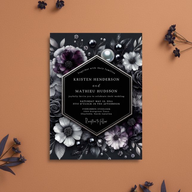 Deep Plum Floral Bloom Wedding Inbjudningar (Skapare uppladdad)