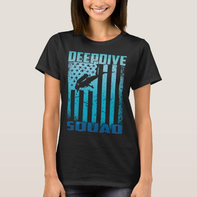 DeepDive Squad US Flagga Dyka under vatten T Shirt (Framsida)
