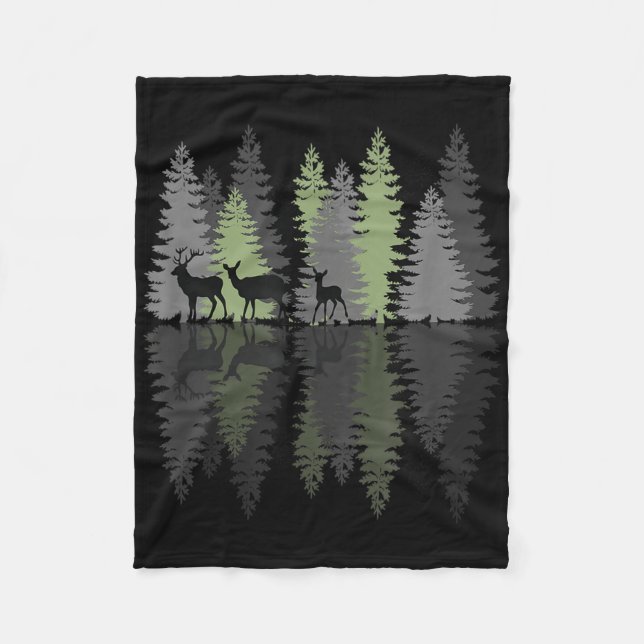 Deer Buck Doe Fawn Pine Trees Wilderness Love Camp Fleecefilt (Framsidan)