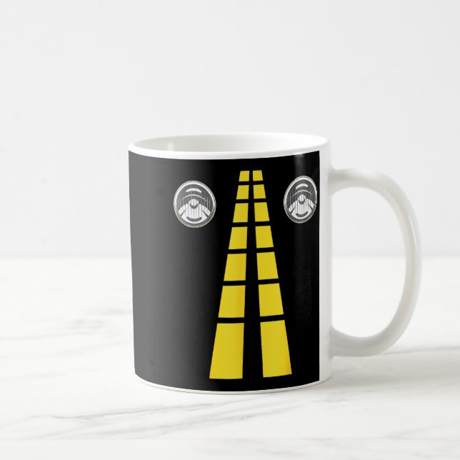 Deer Headlights With Road Markings Couples Costume Kaffemugg (Höger)