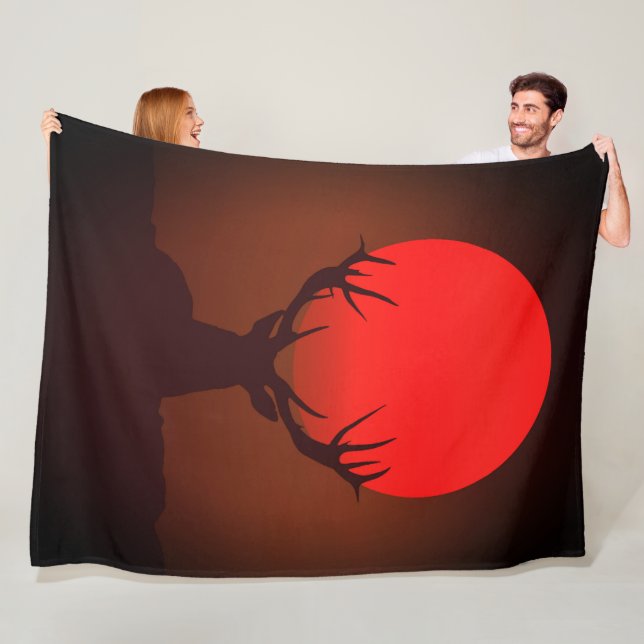 Deer Silhouette with Fiery Red Sunset Fleecefilt (På plats)