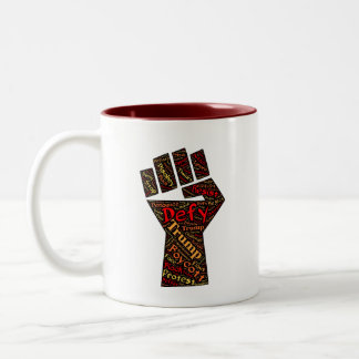 DEFY TRUMP FIST TVÅ TON COFFEE MUGG