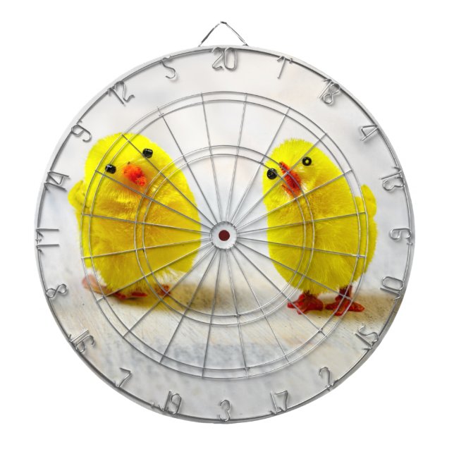 Dekorationen påsk - chickar i rad darttavla (Framsidan)