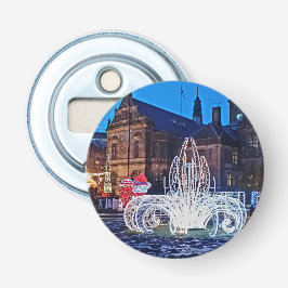 Dekorationer framför tornet flasköppnare