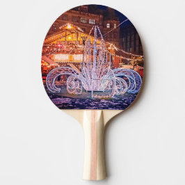 Dekorationer framför tornet pingisracket