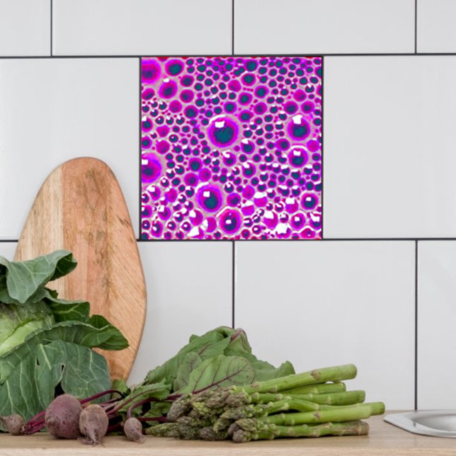 Dekorativ 4-tums brickbubbla i magenta kakelplatta (Magenta bubble tile shown  with white tiles in a kitchen.)
