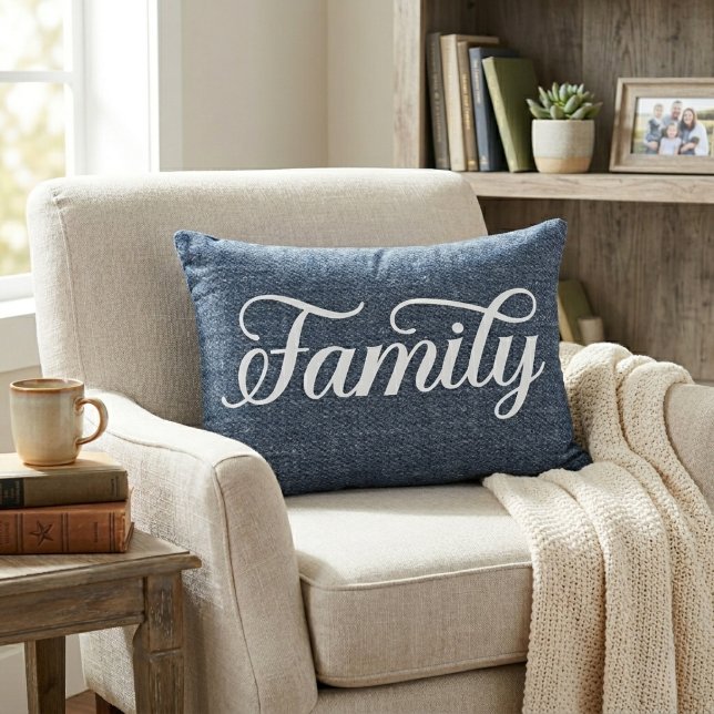 Dekorativ familj skript avslappnad blå denim prydnadskudde (Decorative Family Script Casual Blue Denim Accent Pillow)