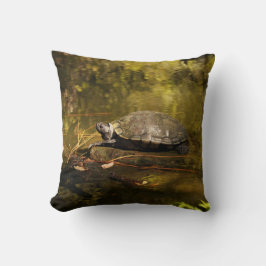 Dekorativ kudde - Turtle on Log in Pond