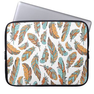 Dekorativa fjädrar sömlösa mönster. HAND PLOCKADE  Laptop Fodral