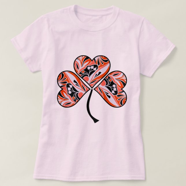 Dekoratives Kleeblatt aus Herzen T Shirt (Design framsida)