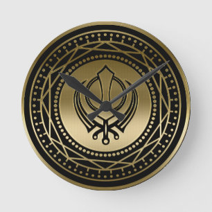 Dekorativt Khanda symbolguld på svart Rund Klocka