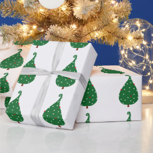 Dekorerad grus julgran, stora julklappar presentpapper