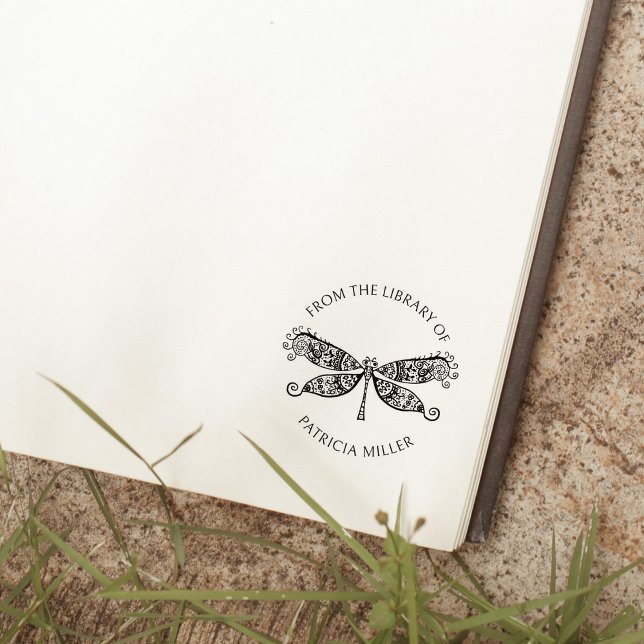 Dekorerad Trollslända Bok Från Biblioteket Stämpel (Skapare uppladdad)